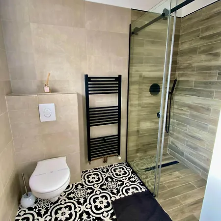 Lägenhet Cloos - Elegant With Panoramic View Braşov